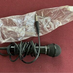 Casio Black Wired Microphone with Clear Sound